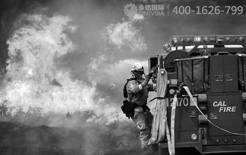 在美國(guó) 平民英雄是怎樣煉成的？